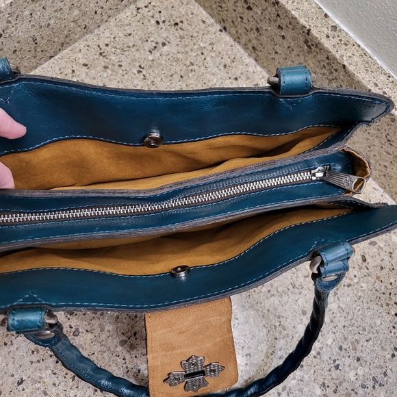 Patricia Nash Rosina Shoulder Bag in deep blue nature NWOT & matching wallet NWT - Picture 6 of 12